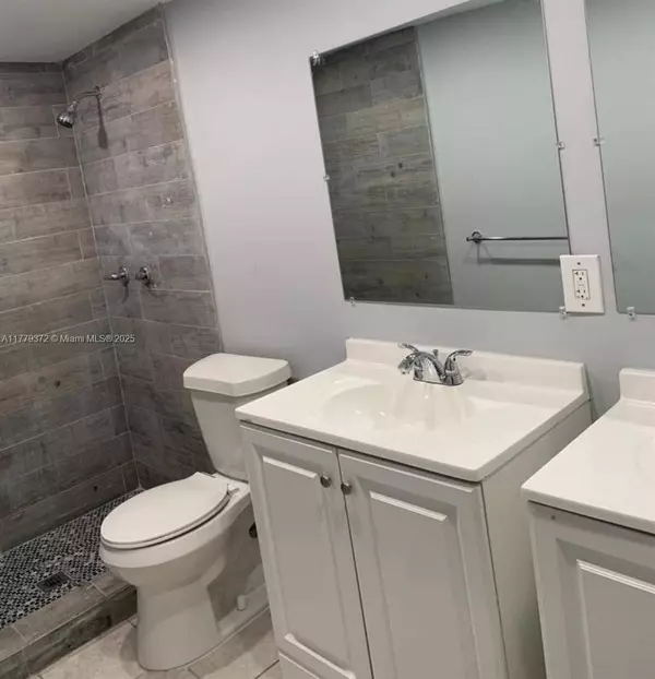 11930 NE 19th Dr #16, North Miami, FL 33181