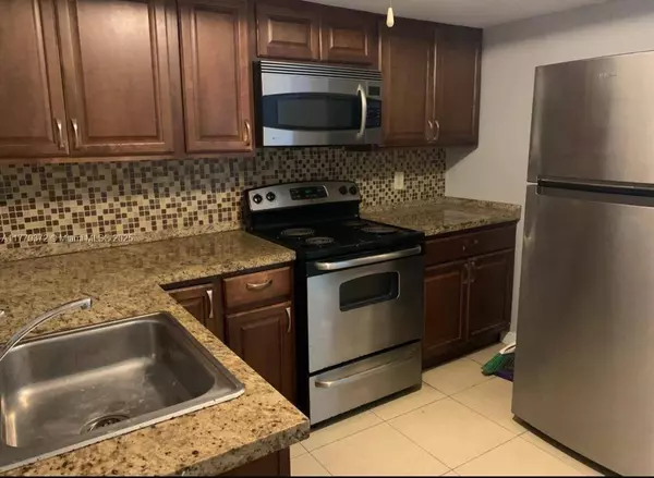 11930 NE 19th Dr #16, North Miami, FL 33181