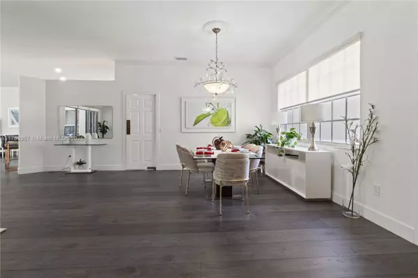 1046 SW 159th Way, Pembroke Pines, FL 33027