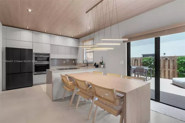 20865 NE 7th Ct, Miami, FL 33179