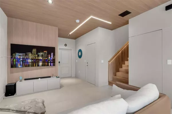 20865 NE 7th Ct, Miami, FL 33179