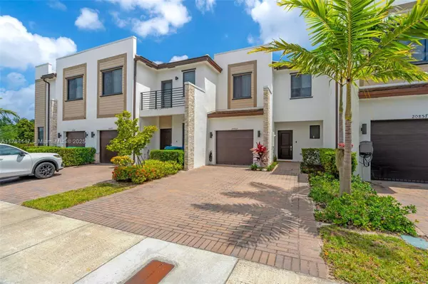 20865 NE 7th Ct, Miami, FL 33179