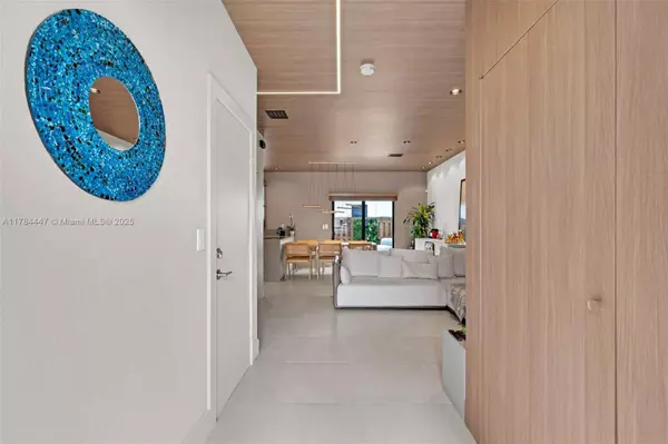 20865 NE 7th Ct, Miami, FL 33179