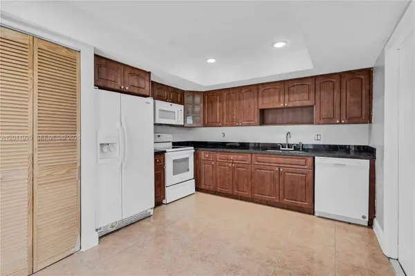 7045 W Sunrise Blvd #7045, Plantation, FL 33313