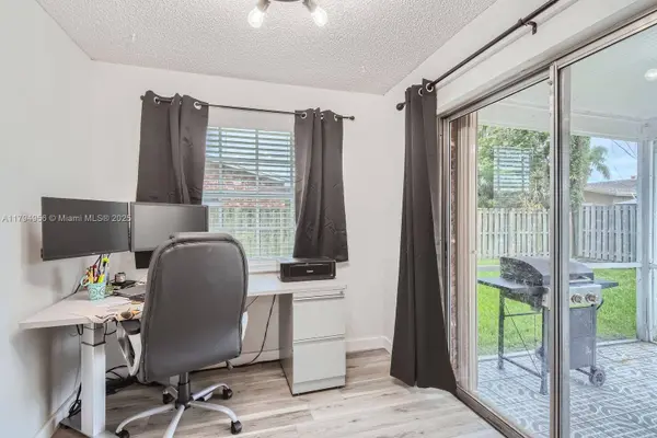 4220 NW 114th Ave, Sunrise, FL 33323