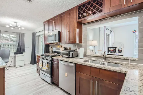 4220 NW 114th Ave, Sunrise, FL 33323