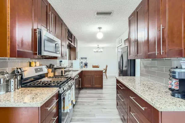 4220 NW 114th Ave, Sunrise, FL 33323