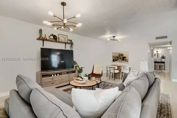 9311 Orange Grove Dr #316, Davie, FL 33324