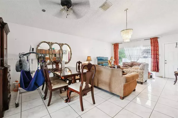 3120 NW 203rd Ter, Miami Gardens, FL 33056