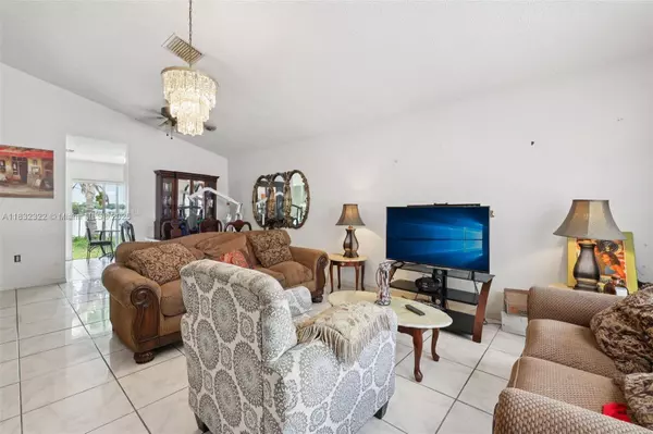 3120 NW 203rd Ter, Miami Gardens, FL 33056