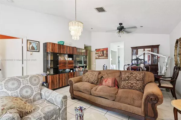 3120 NW 203rd Ter, Miami Gardens, FL 33056