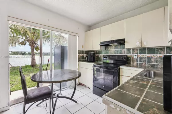 3120 NW 203rd Ter, Miami Gardens, FL 33056