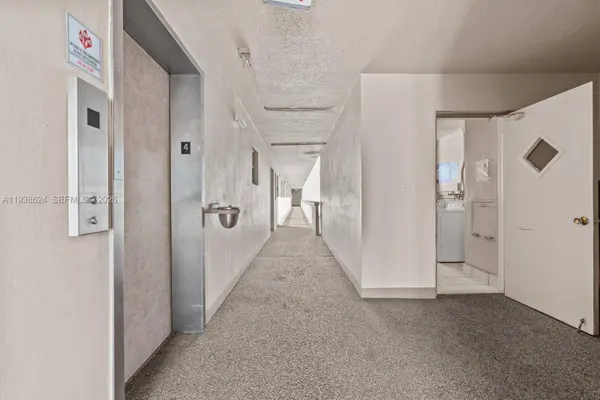 421 NE 14th Ave #405, Hallandale Beach, FL 33009