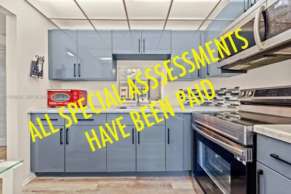 421 NE 14th Ave #405, Hallandale Beach, FL 33009