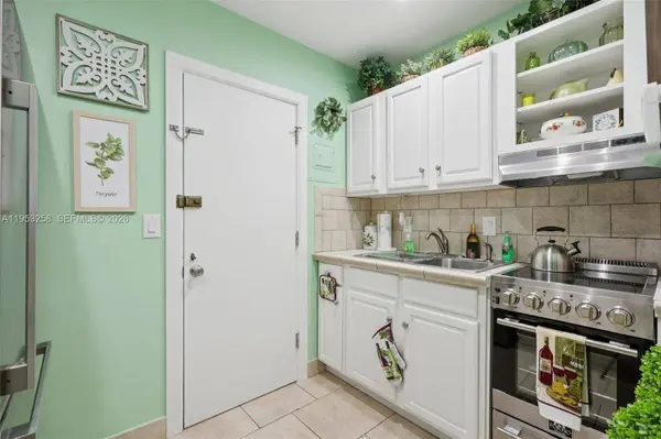 6260 NE 18th Ave #823, Fort Lauderdale, FL 33334