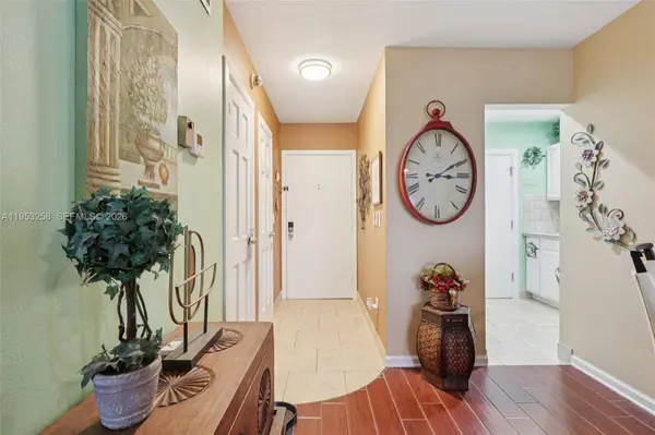 6260 NE 18th Ave #823, Fort Lauderdale, FL 33334