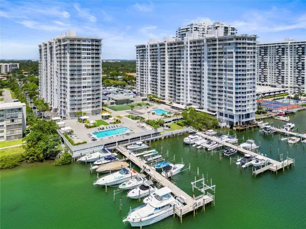 18011 Biscayne Blvd #705, Aventura, FL 33160