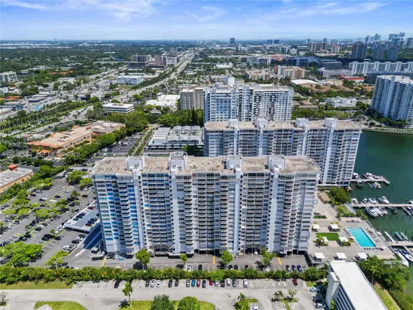 18011 Biscayne Blvd #705, Aventura, FL 33160
