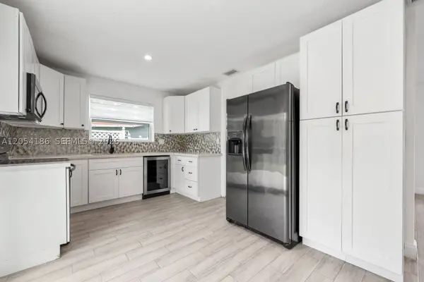 3192 NW 40th Ct