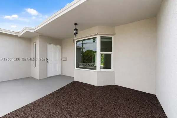 3192 NW 40th Ct, Lauderdale Lakes, FL 33309