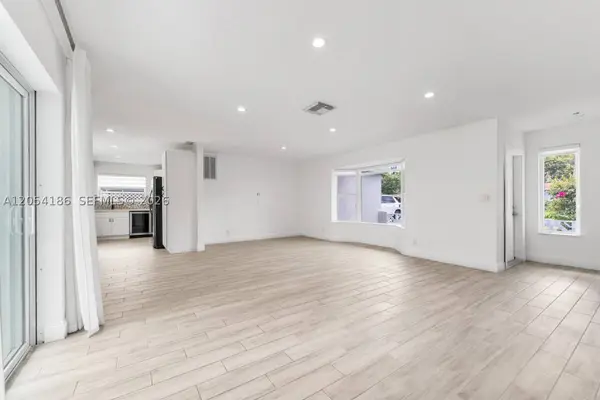 3192 NW 40th Ct, Lauderdale Lakes, FL 33309
