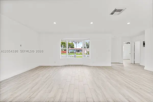 3192 NW 40th Ct, Lauderdale Lakes, FL 33309