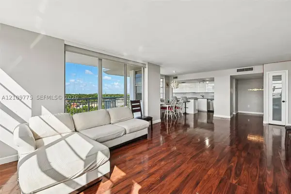 18011 Biscayne Blvd #705, Aventura, FL 33160