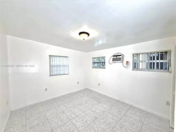 1001 NW 23rd Ct #Rear, Miami, FL 33125