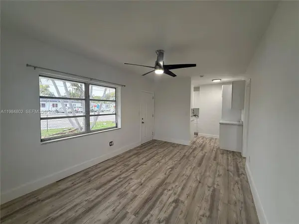 1942 NE 172nd St #1942, North Miami Beach, FL 33162