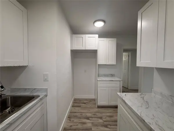 1942 NE 172nd St #1942, North Miami Beach, FL 33162
