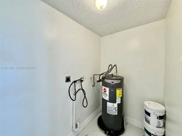 950 NW 109th St #950, Miami, FL 33168
