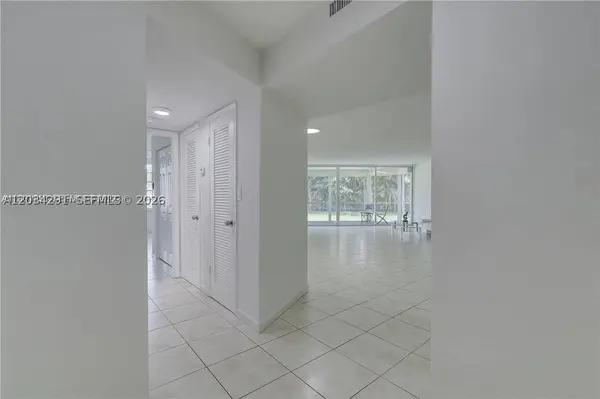 1351 NE 191st St #E117, Miami, FL 33179