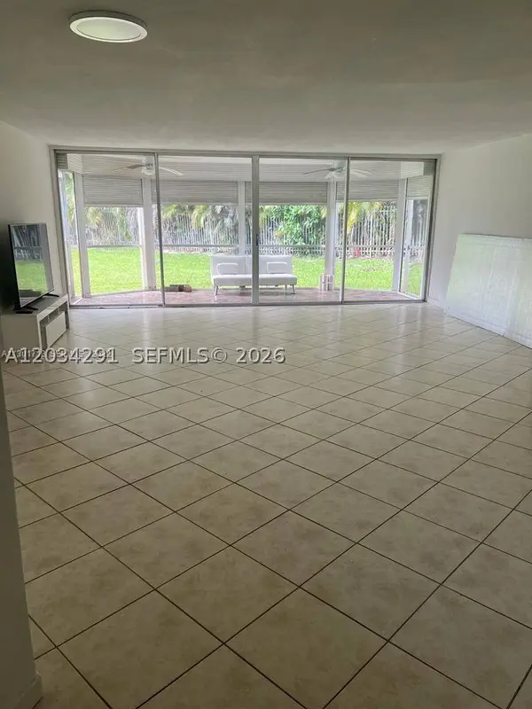 1351 NE 191st St #E117, Miami, FL 33179