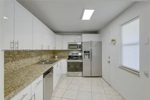 1351 NE 191st St #E117, Miami, FL 33179