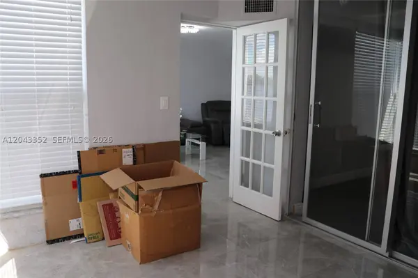 1150 NE 191st St #37, Miami, FL 33179