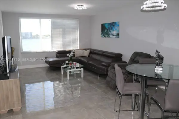 1150 NE 191st St #37, Miami, FL 33179