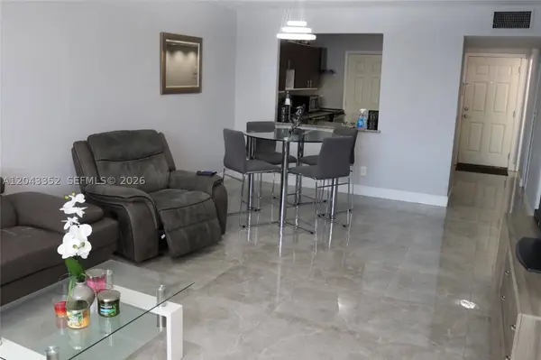 1150 NE 191st St #37, Miami, FL 33179