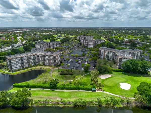 1100 Saint Charles Pl #407, Pembroke Pines, FL 33026