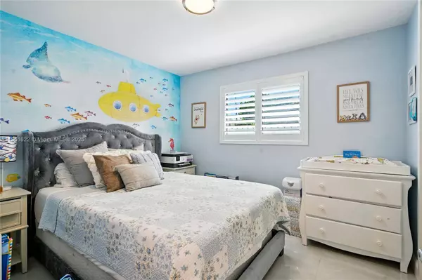 10450 SW 162nd Ter, Miami, FL 33157