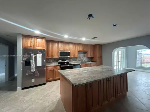 7109 Santa Rosa Pkwy, Fort Pierce, FL 34951