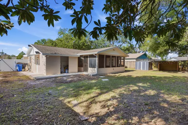 613 Highview Cir S, Brandon, FL 33510-2408