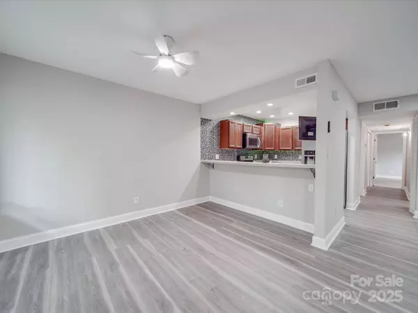 1847 J Julian LN, Charlotte, NC 28208