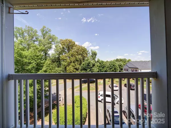 1023 Triece LN, Charlotte, NC 28215