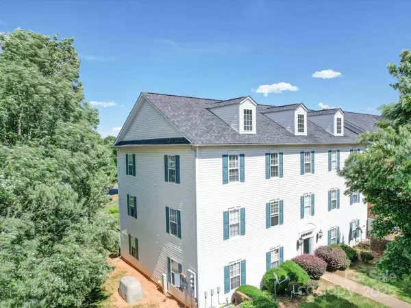 1023 Triece LN, Charlotte, NC 28215