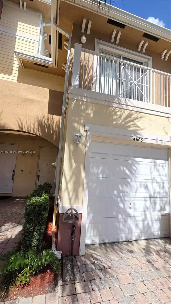 4605 SW 75th Way #4605, Davie, FL 33314