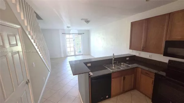 4605 SW 75th Way #4605, Davie, FL 33314