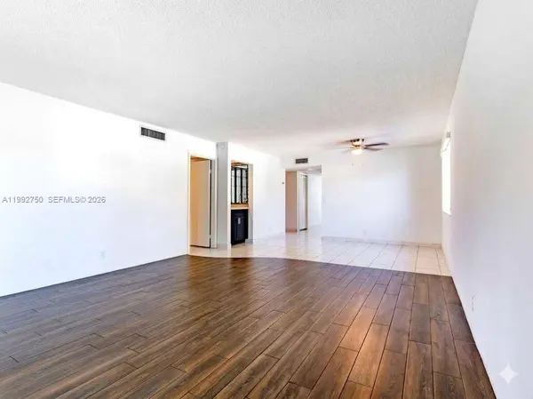 357 Lakeview Dr #201, Weston, FL 33326