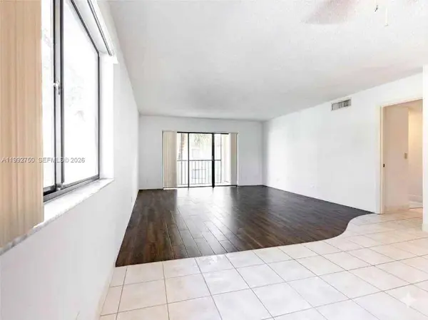 357 Lakeview Dr #201, Weston, FL 33326