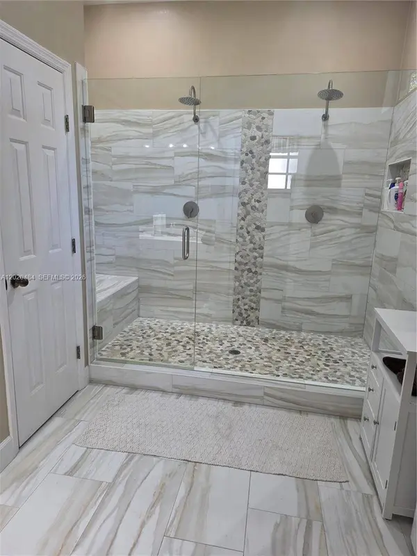 9906 SW 42nd RD, Gainesville, FL 32608