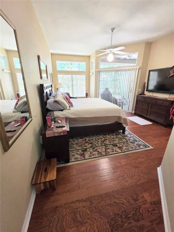 9906 SW 42nd RD, Gainesville, FL 32608